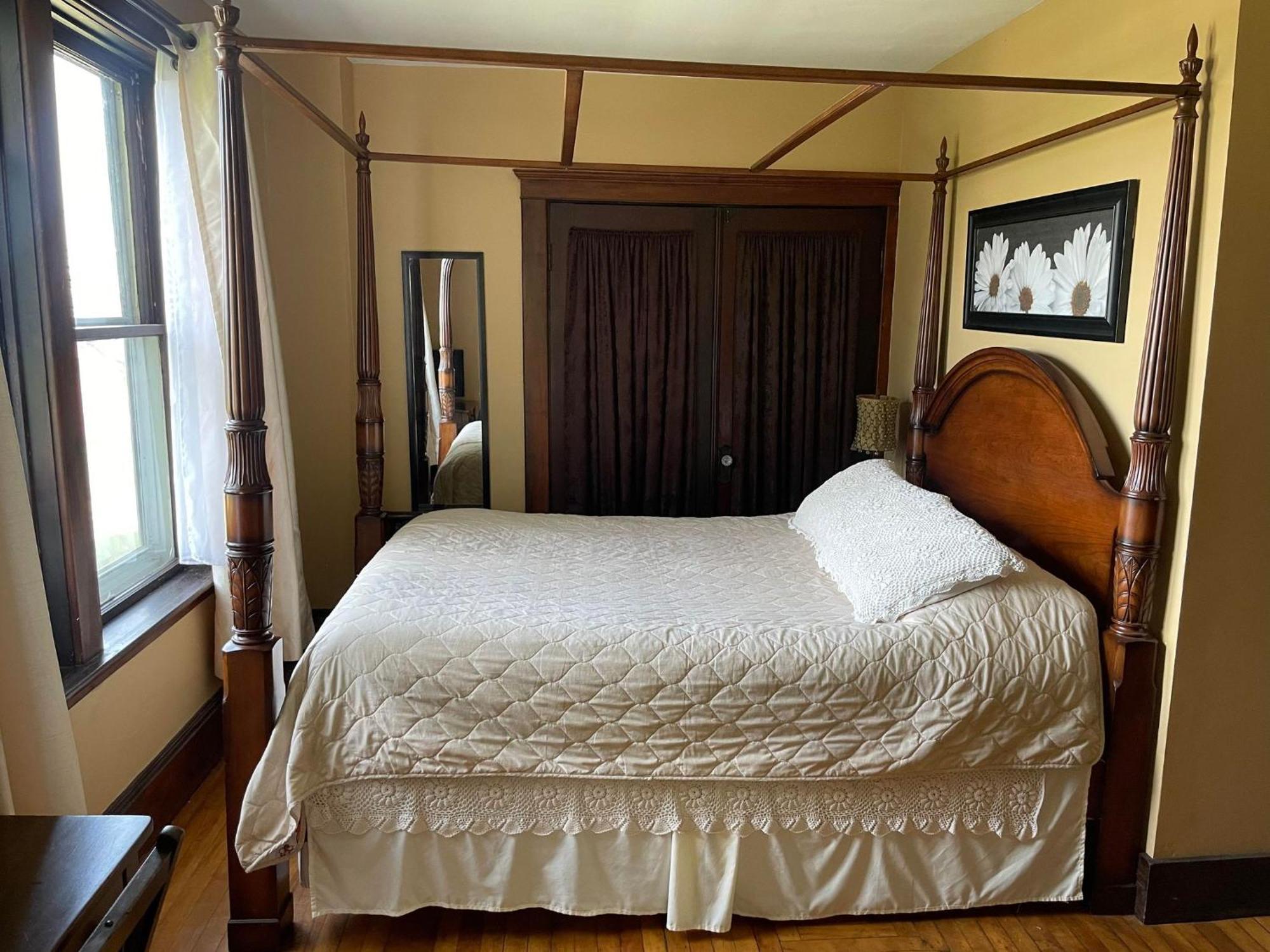 Awakenings Inn Montague 외부 사진