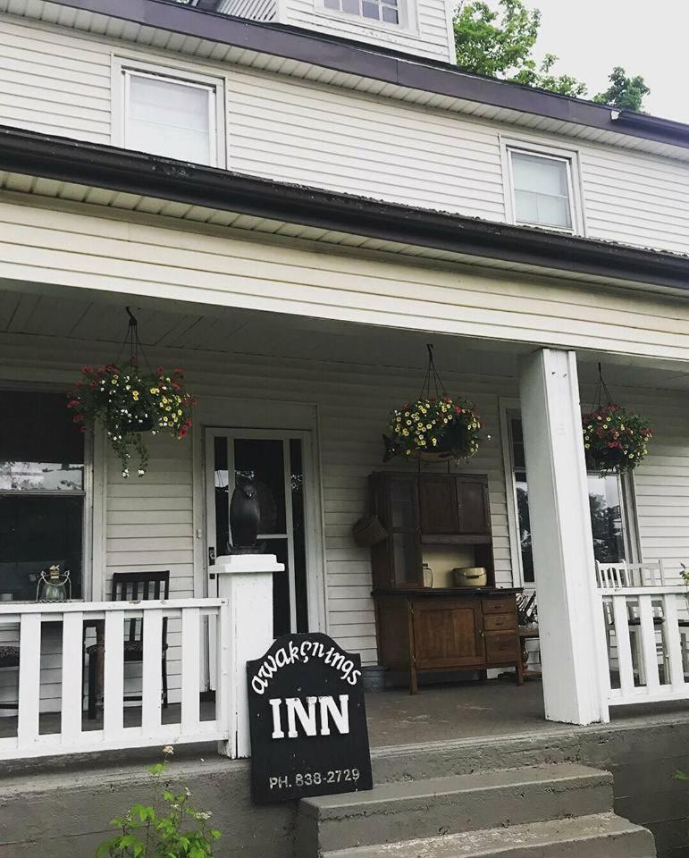 Awakenings Inn Montague 외부 사진
